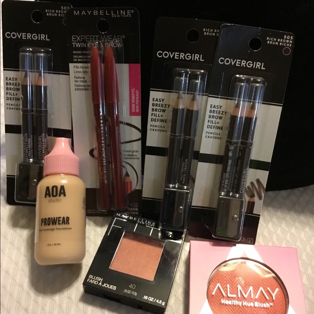Makeup - Picture 6 of 6